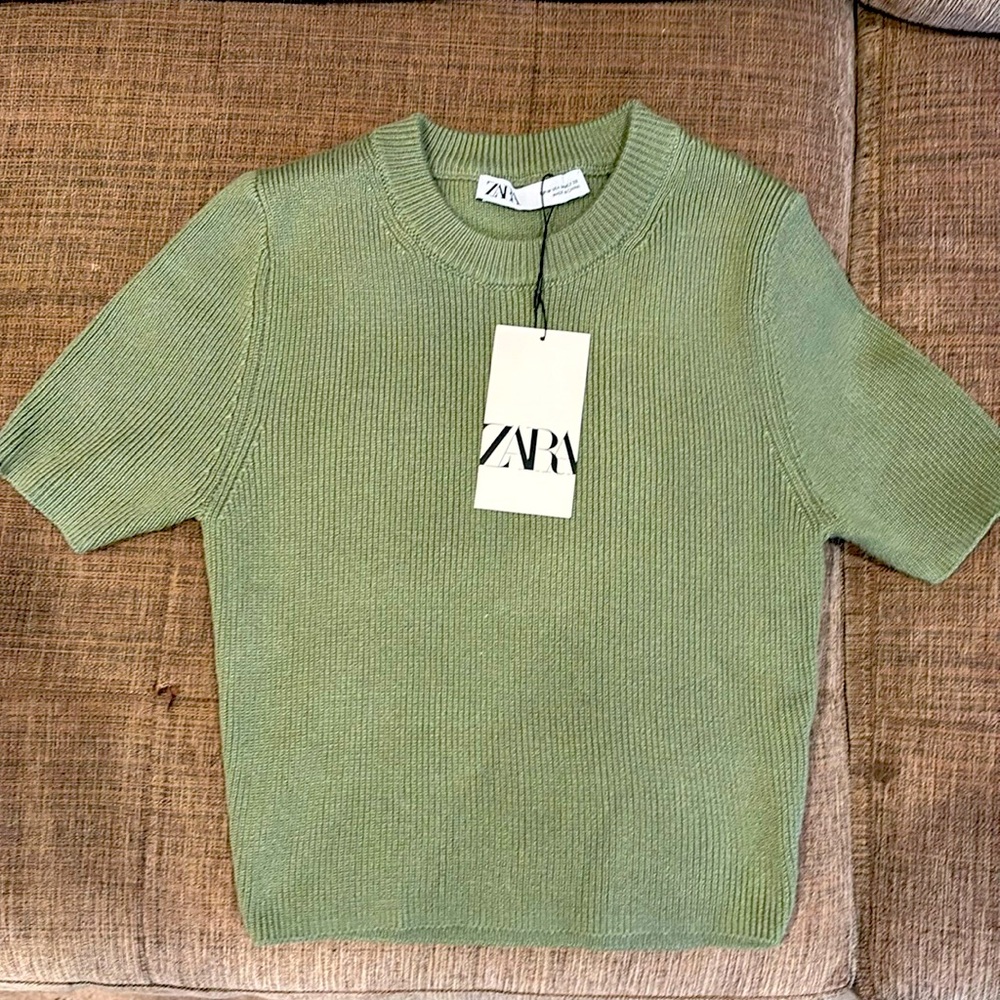 ZARA ribbed knit top in pastel green. Size Medium. New With Tags.